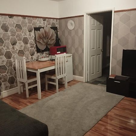 Bright Apartments Peterborough Room photo
